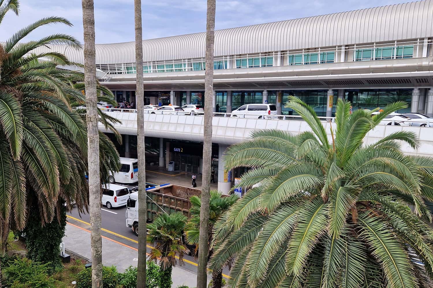 jeju airport drop off zone on second floor